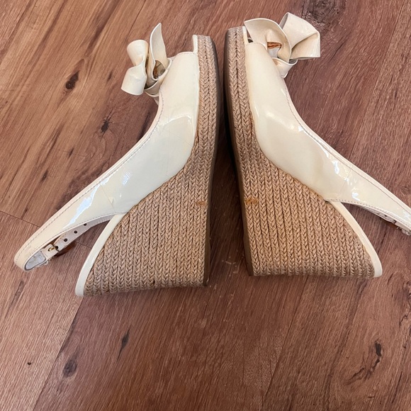 Prada patent leather wedges with bow detail, size 7.5 - Picture 6 of 14